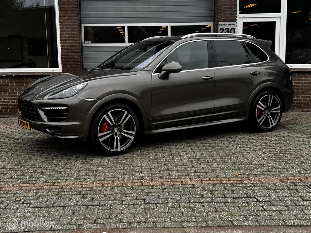 Porsche Cayenne 4.8 GTS AUT LEDER/BUR.M/PANO/CAMERA/ECC, Automaat, Gebruikt, 8 cilinders, Bruin