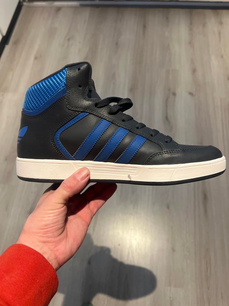 Bieden Adidas Varial Mid Skateboardschoenen - Nieuw in doos!, Ophalen, Nieuw, Zwart, Sneakers of Gympen