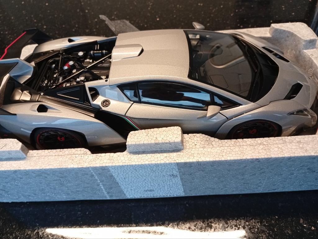 Lamborghini Veneno autoart 1/18, Ophalen of Verzenden