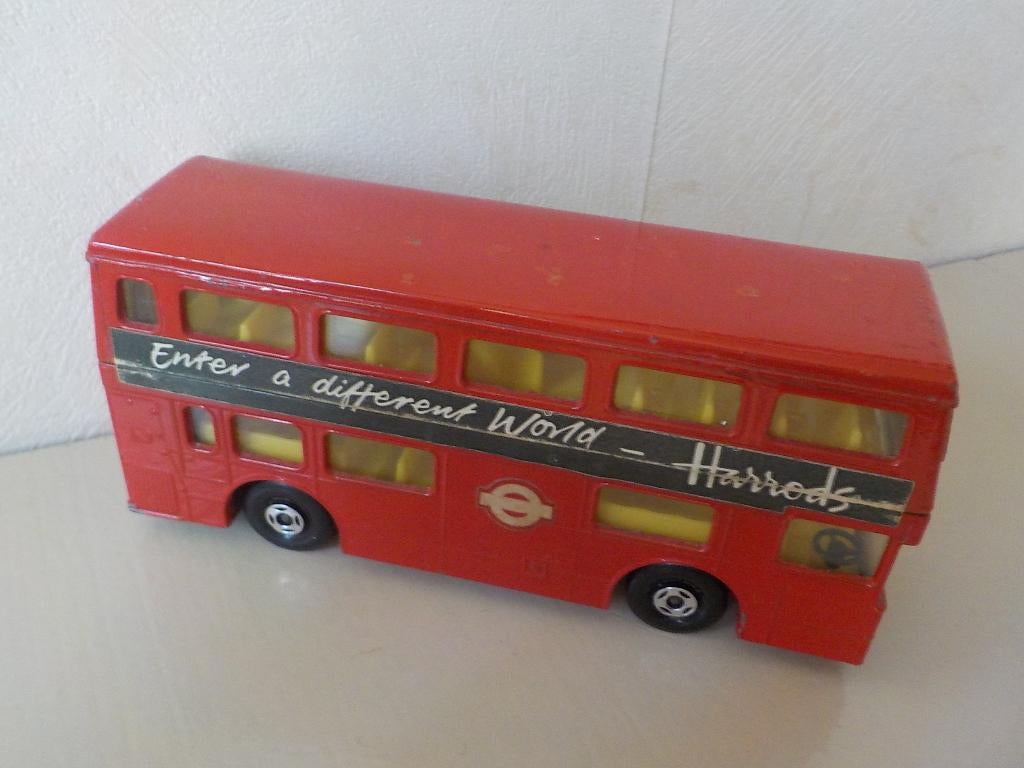 The Londoner K15 van Matchbox / Lesney Super Kings, Ophalen of Verzenden, Zo goed als nieuw, Bus of Vrachtwagen, Matchbox