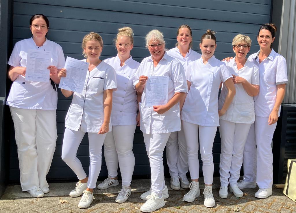 OPEN DAG op 16 mei - binnen 6 maanden PEDICURE in EMMEN, Nagels lakken