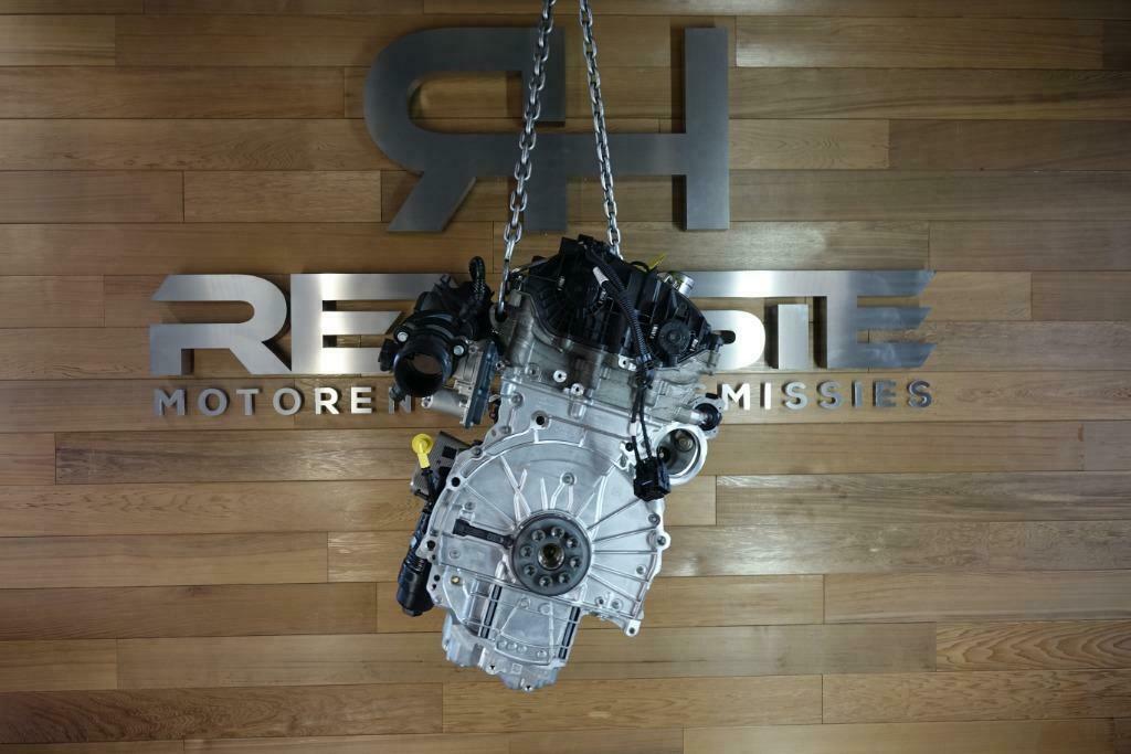 Fabrieksnieuwe BMW B38A15A benzine motor compleet.