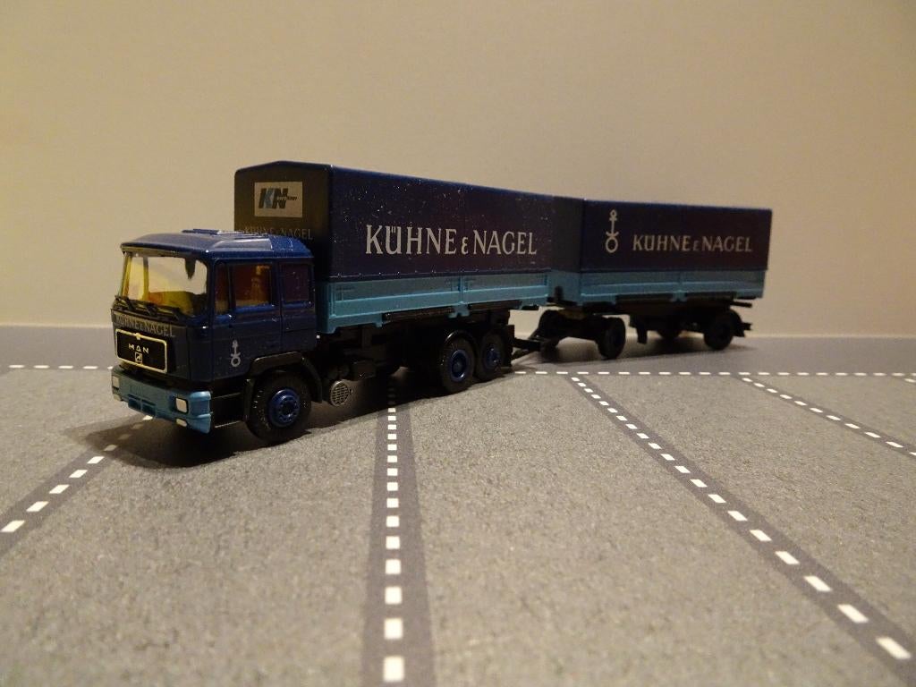 361 herpa man f90 kuhne und nagel combi 1:87 truck trein, Ophalen of Verzenden, Zo goed als nieuw, Bus of Vrachtwagen, Herpa