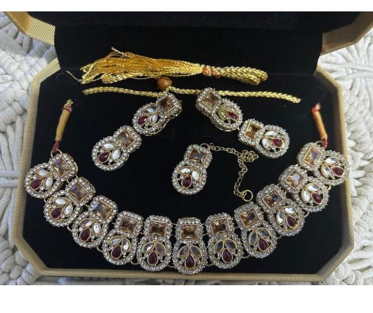 Dames, 4xdelig Sieraden set nieuw in doos., 10 cm of meer, Overige materialen, Nieuw, Ophalen of Verzenden