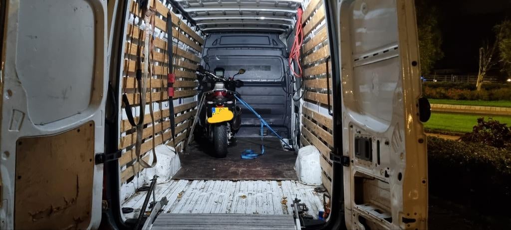 MOTORFIETS MOTOR SCOOTER MOTORSCOOTER TRANSPORT BEZORGEN