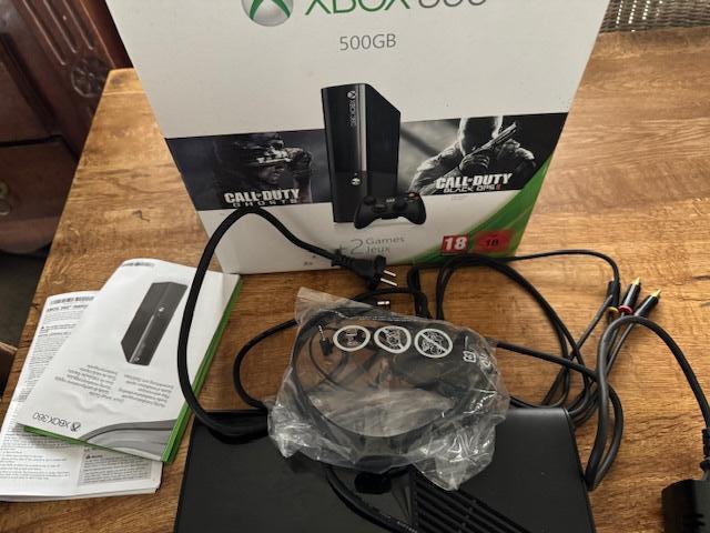 XBOX 360 in doos, 500 GB, Spelcomputers en Games, Spelcomputers | Xbox 360, Ophalen of Verzenden, Gebruikt, 320 GB, Met 1 controller