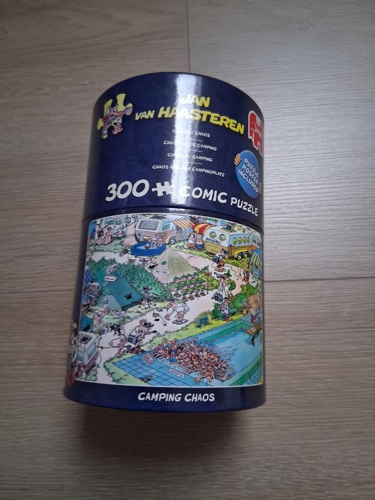 Jan v Haasteren puzzel camping chaos 300 st, Hobby en Vrije tijd, Ophalen of Verzenden, Minder dan 500 stukjes, Nieuw, Legpuzzel