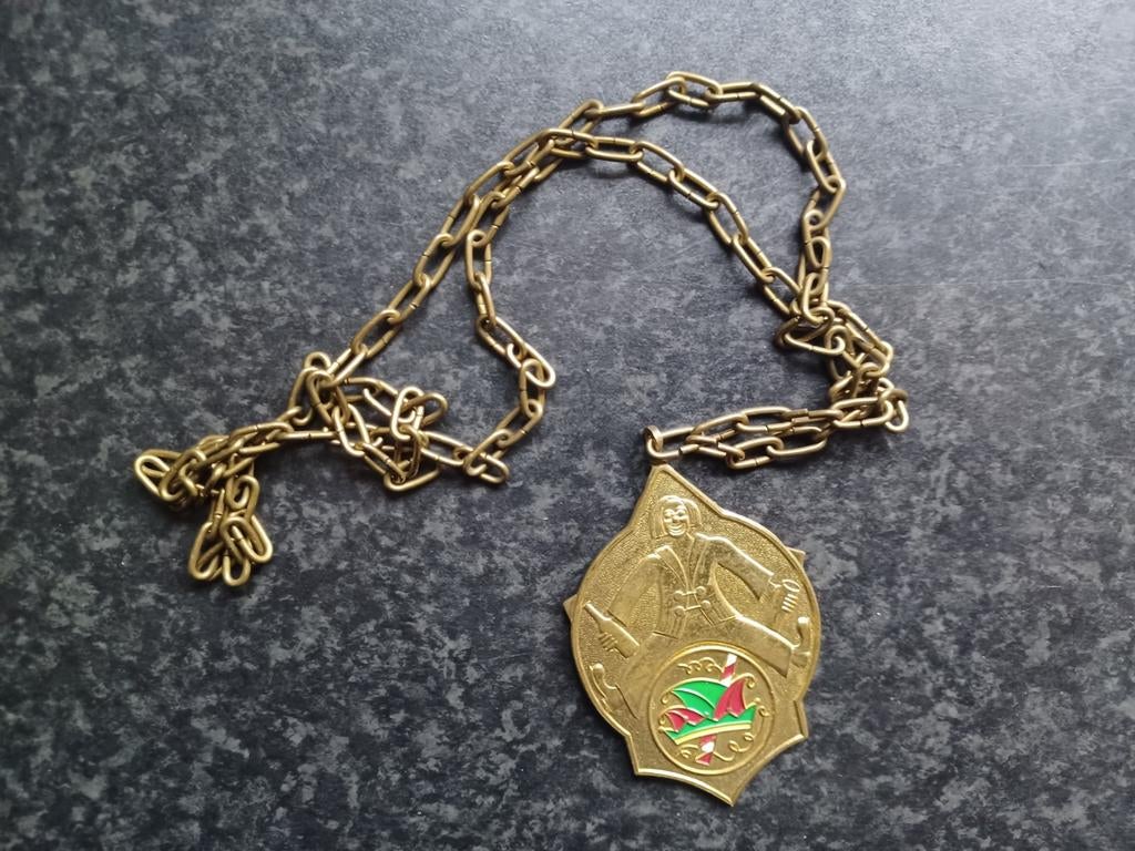 Carnavals medaille onderscheiding De Peelvrujters Heusden, Postzegels en Munten, Penningen en Medailles, Ophalen, Overige materialen