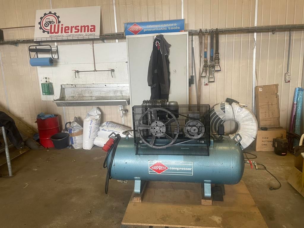 Airpress K200-450 industrieële 15 bar compressor, Doe-het-zelf en Verbouw, Compressors, 100 liter of meer, Ophalen, 400 tot 800 liter/min