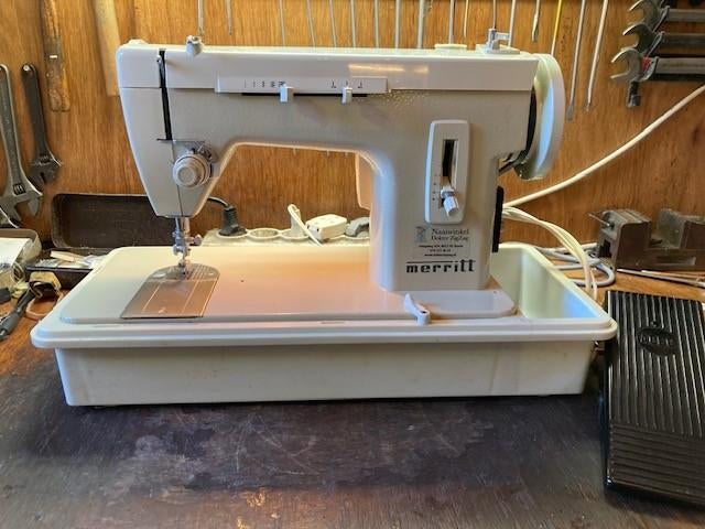 Merrit naaimachine - degelijke machine met roterende grijper, Gebruikt, Singer, Onbekend, Info@merrit.com