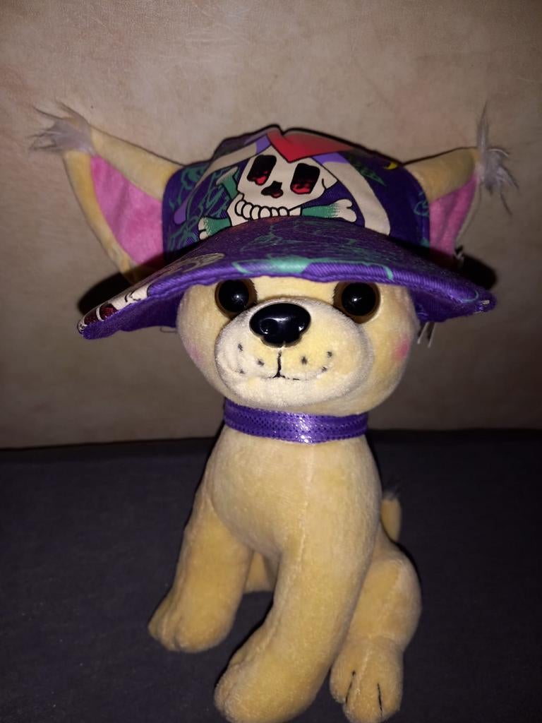 Stoere Chihuahua Knuffel met Stoere Paarse Pet - Mooi Cadeau, Ophalen of Verzenden, Nieuw, Hond