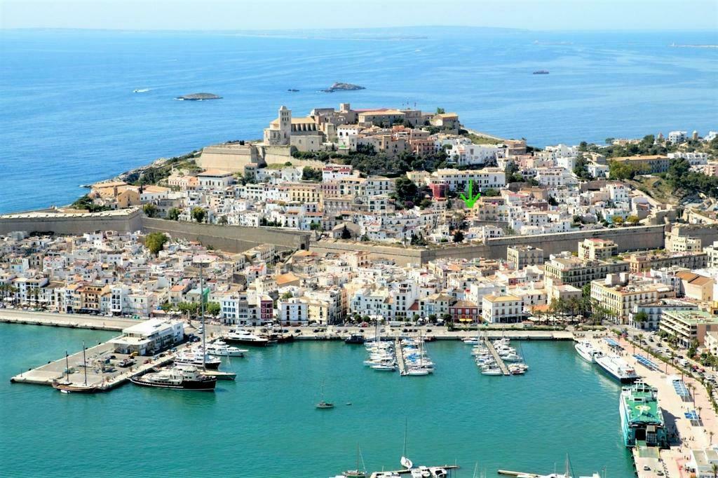 TE KOOP 170m2  Beleggings Pand IBIZA stad bijzonder Project, 8 personen, 4 of meer slaapkamers, Eigenaar, Aan zee
