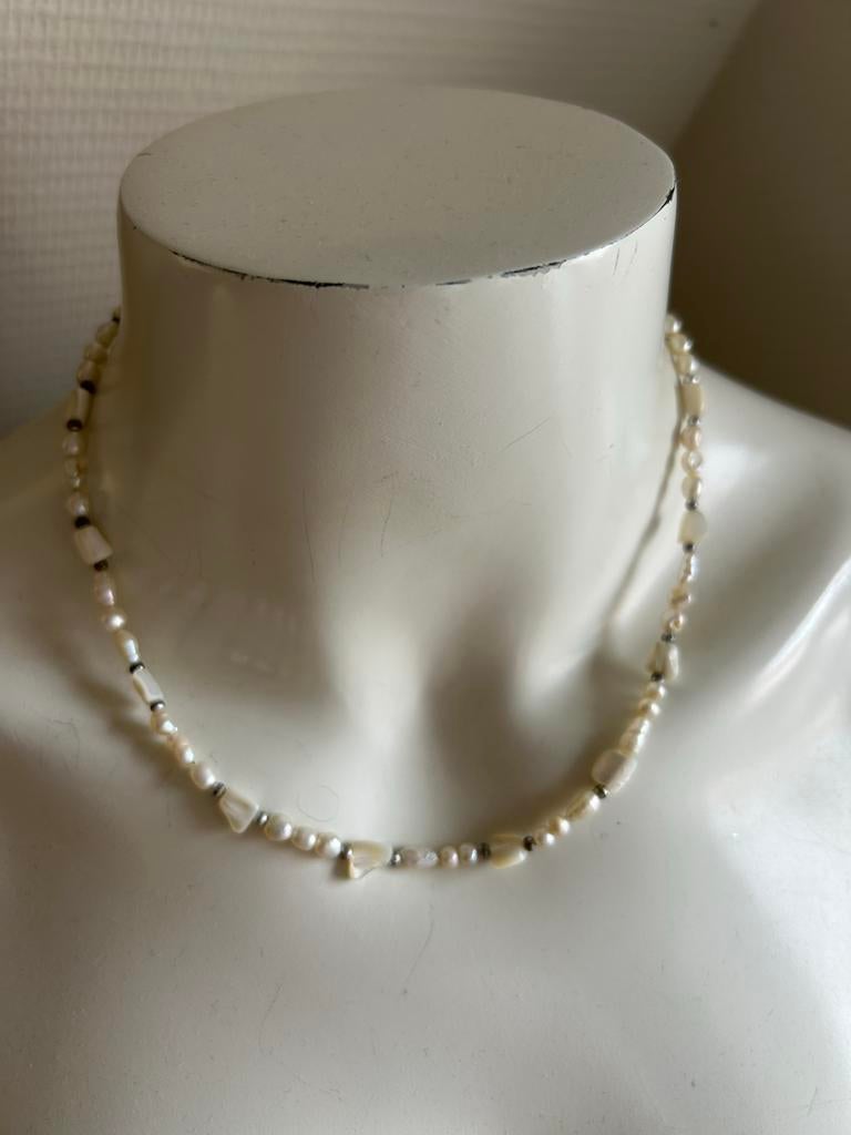 Parelsnoer ketting, Sieraden, Tassen en Uiterlijk, Kettingen, Wit, Ophalen of Verzenden, Zo goed als nieuw, Met edelsteen