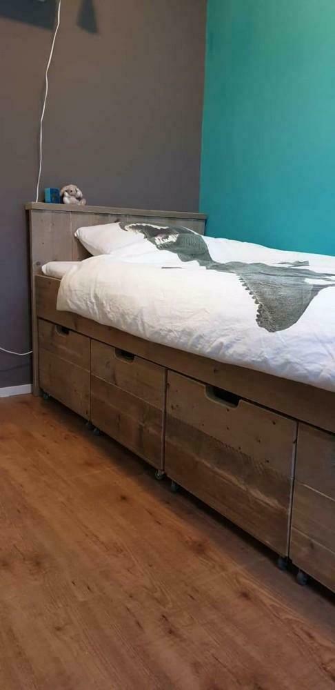 Bed steigerhout vintage look, Huis en Inrichting, Ophalen, Nieuw