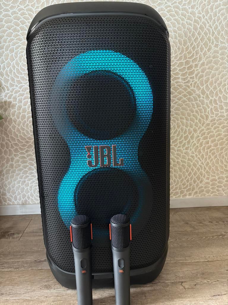 Te huur JBL partybox 320 met 2 microfoons, Ophalen, Nieuw, Overige