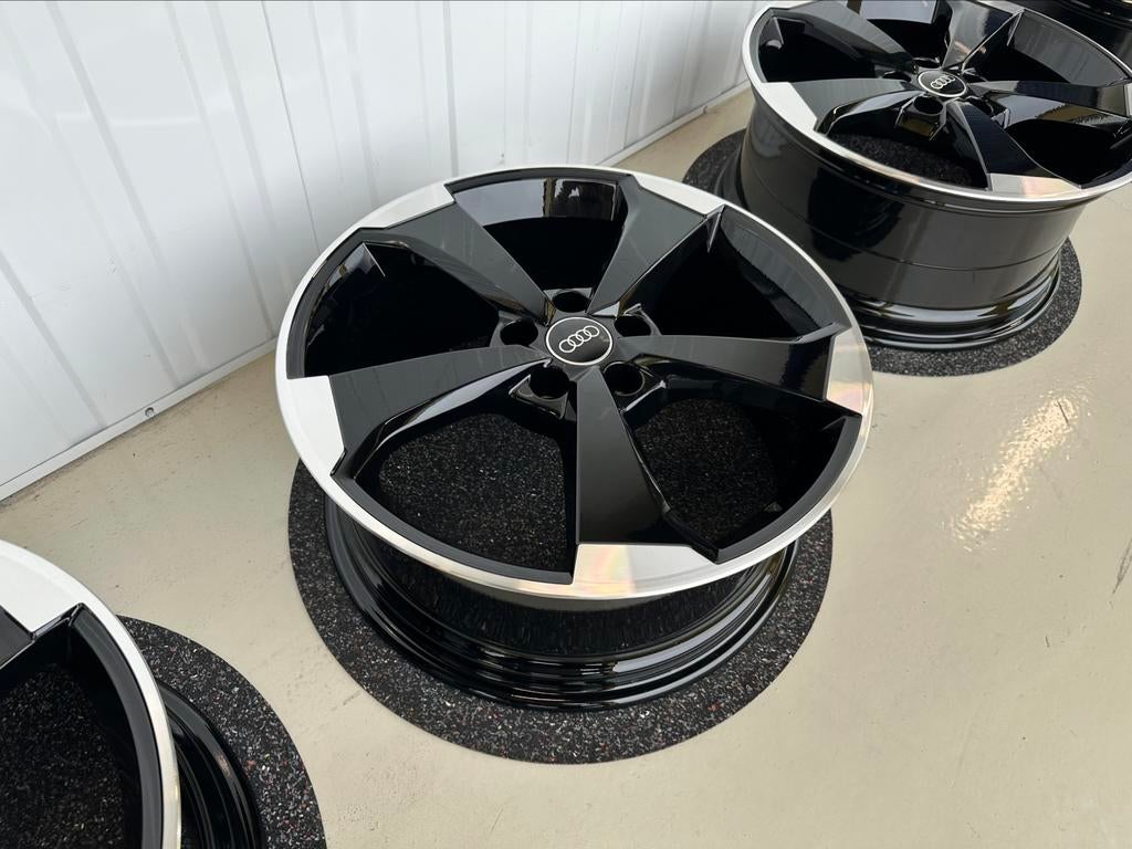 Audi A3 S3 RS3 8V0601025CK Rotor Audi Sport Velgen Breed Set, 19 inch, Gebruikt, 255 mm, Velg(en)