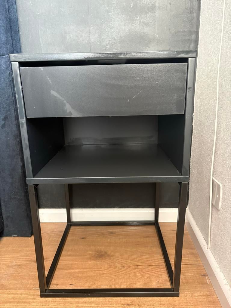 IKEA Nachtkastje VIKHAMMER, Ophalen, Gebruikt, Minder dan 45 cm, Metaal of Aluminium