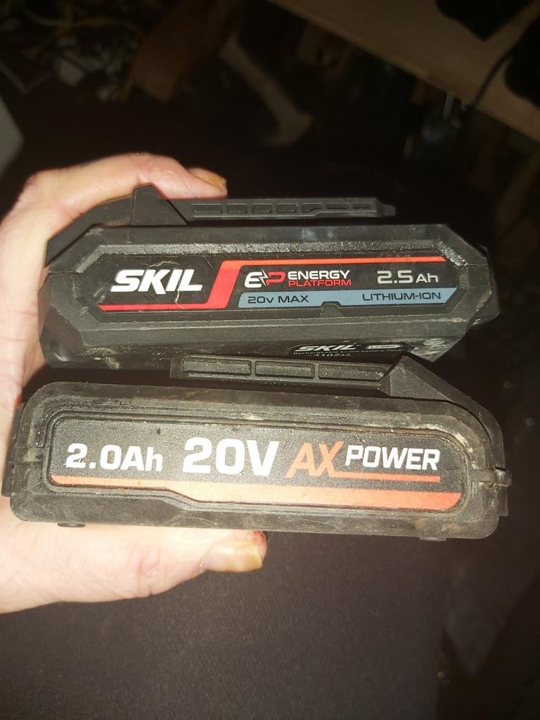 Skil 20V Accu's - 2.0Ah en 2.5Ah, Ophalen of Verzenden, Gebruikt