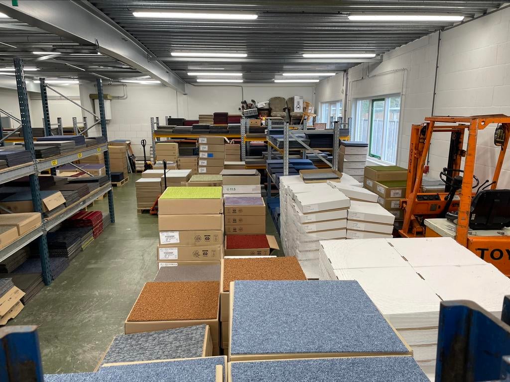 Nieuwe Tapijttegels. A merken. Rechtstreeks af fabriek!!