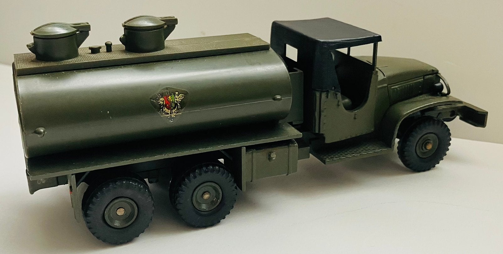 SUPERDINKY GMC Leger Tankwagen Schaal 1:43 zo goet als nieuw, Ophalen of Verzenden, Zo goed als nieuw, Bus of Vrachtwagen, Dinky Toys
