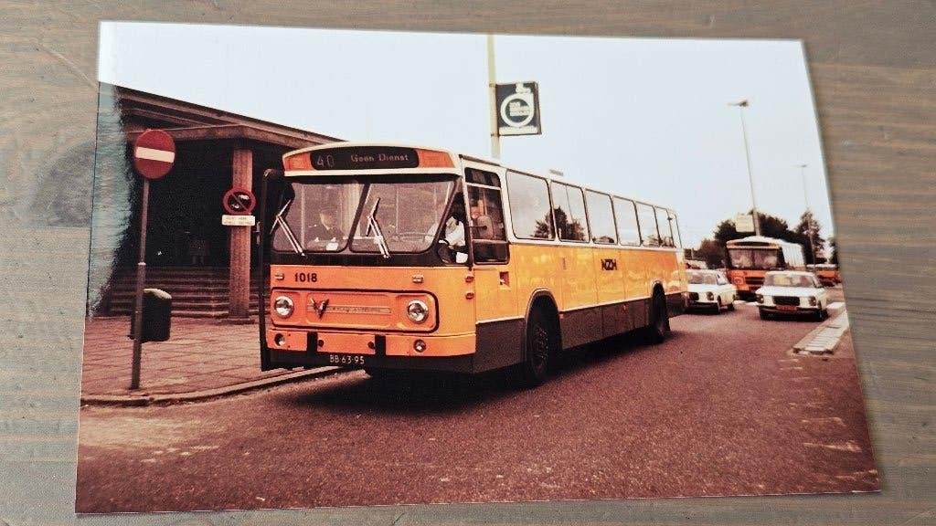 Foto BUS NZH Haarlem 1018, Verzamelen, Verzenden, Gebruikt, Bus of Metro, Overige typen
