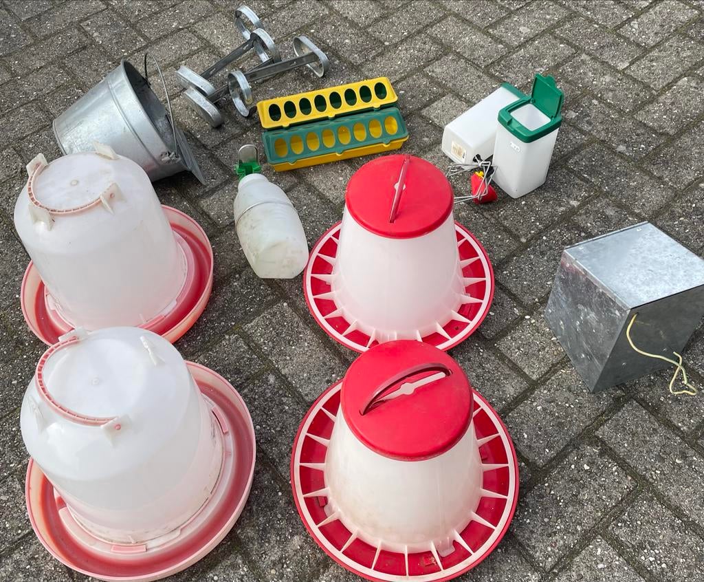 Kippen drink en eetbakken, Ophalen, Gebruikt, Drinken en Voederen