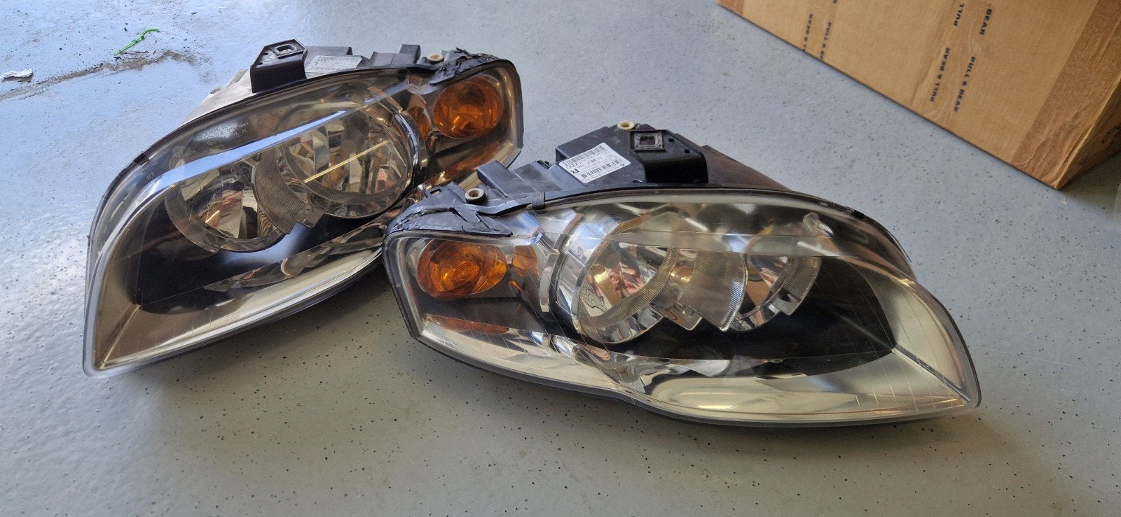 Koplampen Audi A4 B7 2006 Halogeen, Ophalen, Gebruikt, Audi