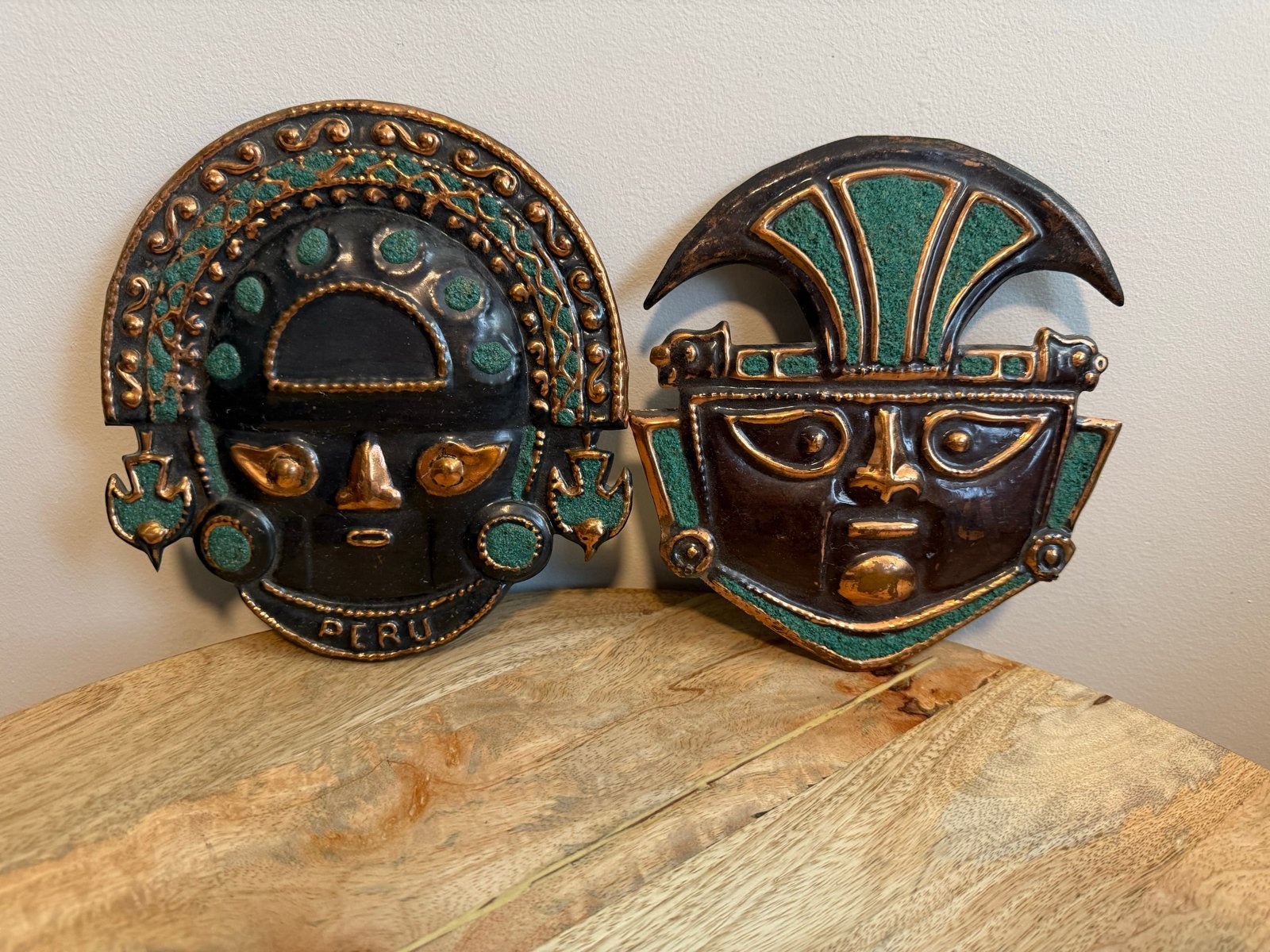 Twee Peruaanse decoratieve maskers - Wanddecoratie, Wanddecoratie, Handgemaakt, Ophalen of Verzenden, Meerkleurig