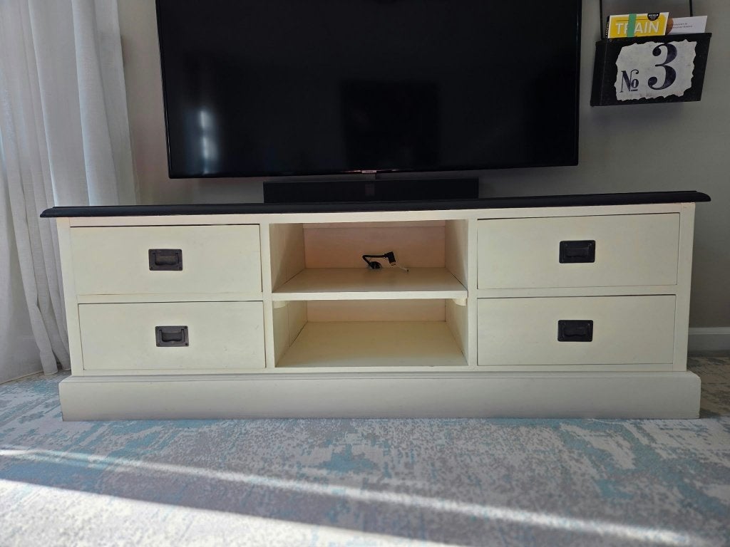 Massief houten TV-meubel met lades landelijke stijl, Ophalen, 100 tot 150 cm, Zo goed als nieuw, Landelijk, Tijdloos