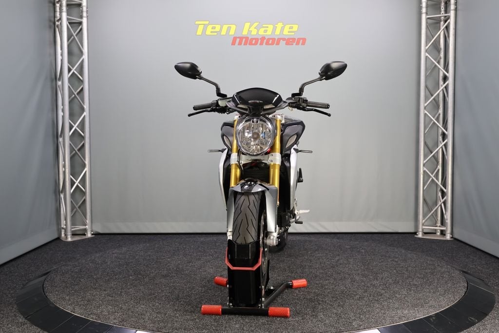 MV Agusta Brutale 800 RR, Motoren, Meer dan 35 kW, 800 cc, Gebruikt, Bedrijf
