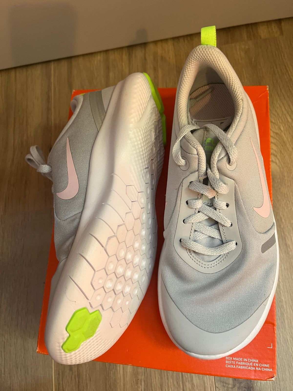 Nike Flex Experience RN 8 (GS) - Maat 36, Nieuw, Ophalen of Verzenden, Sneakers of Gympen, Grijs