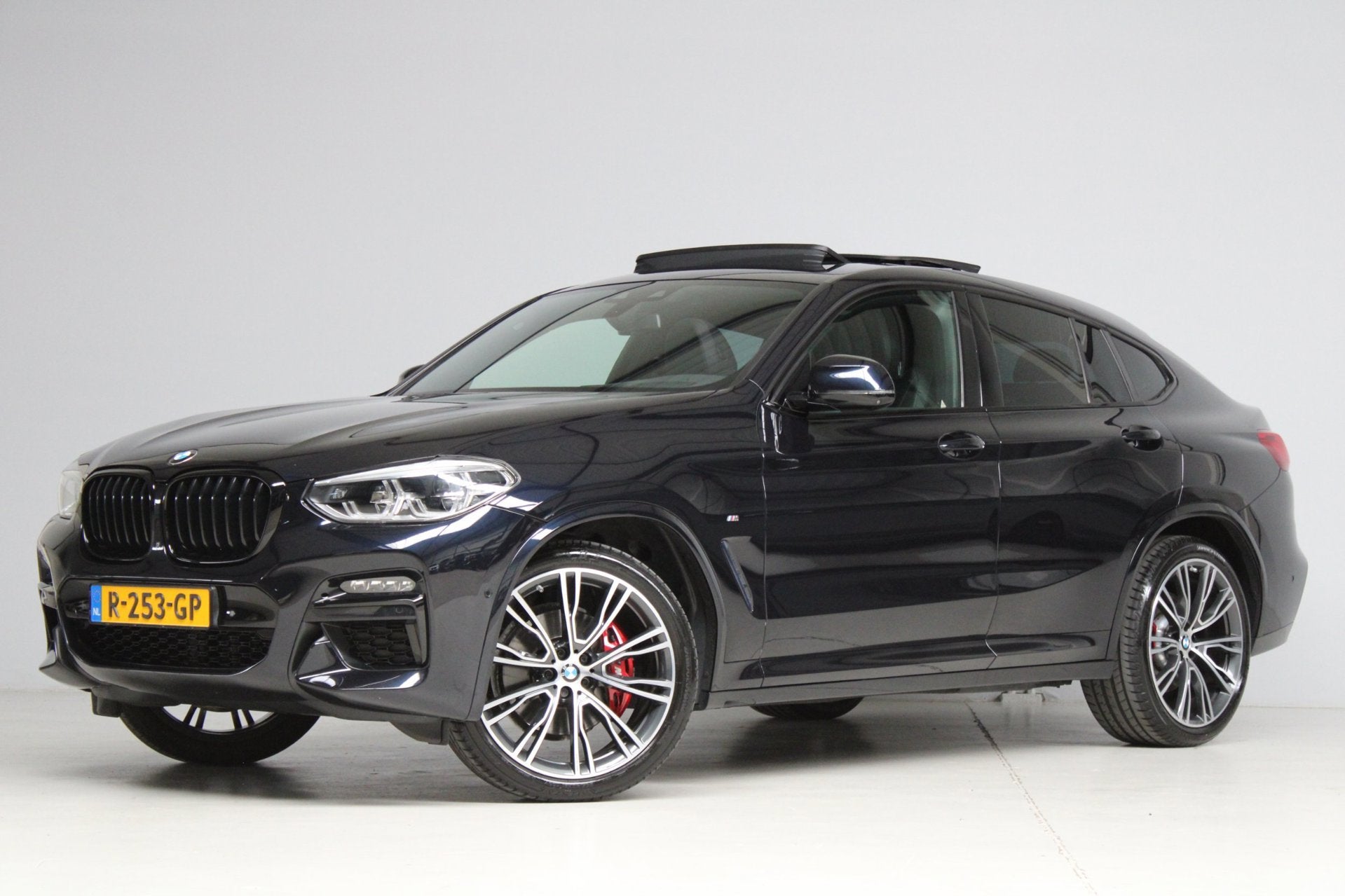 BMW X4 M40i M-sport | panoramadak | head-up display | 360 ca, Auto's, BMW, Gebruikt, Zwart, Bedrijf, X4