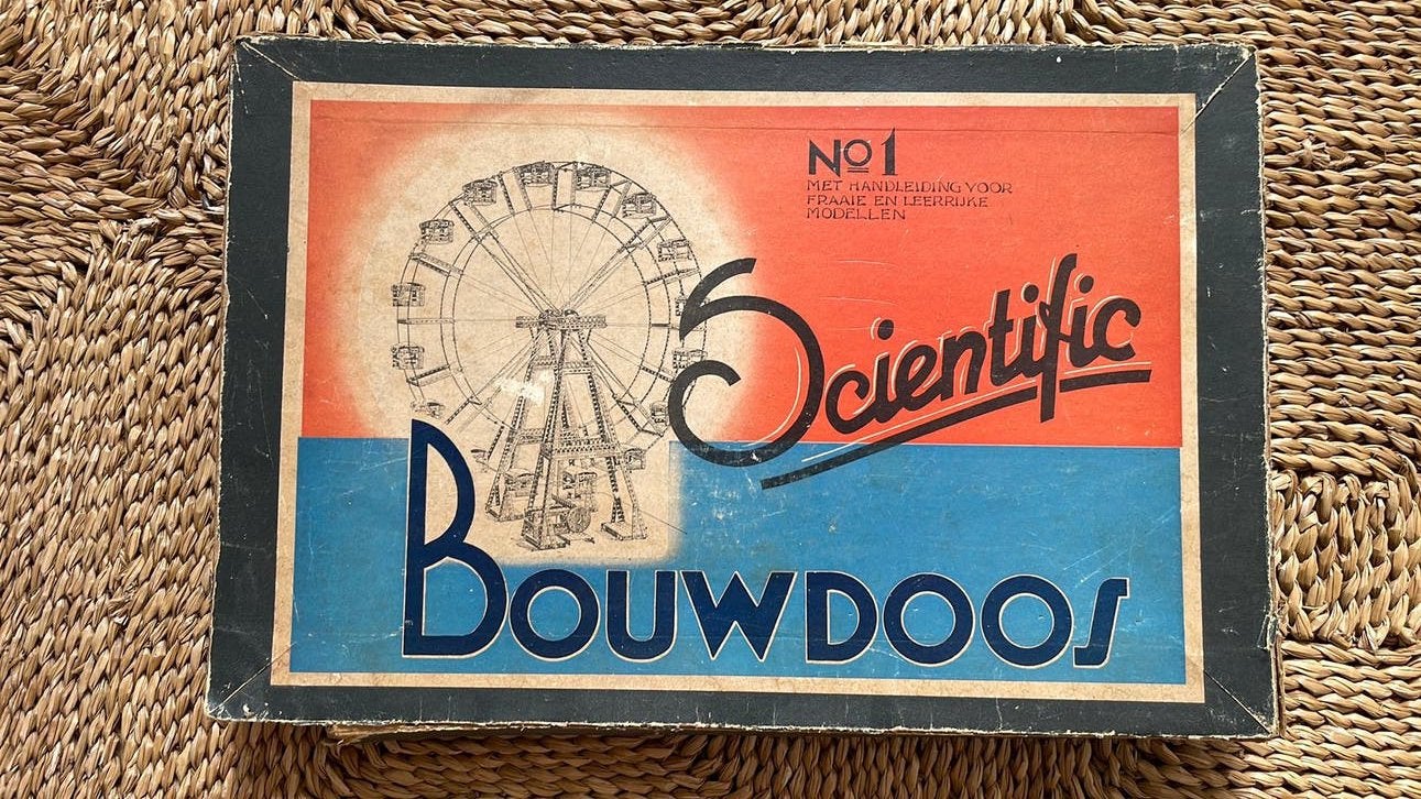 Doos Scientific nr 1 met Meccano set 1, Ophalen