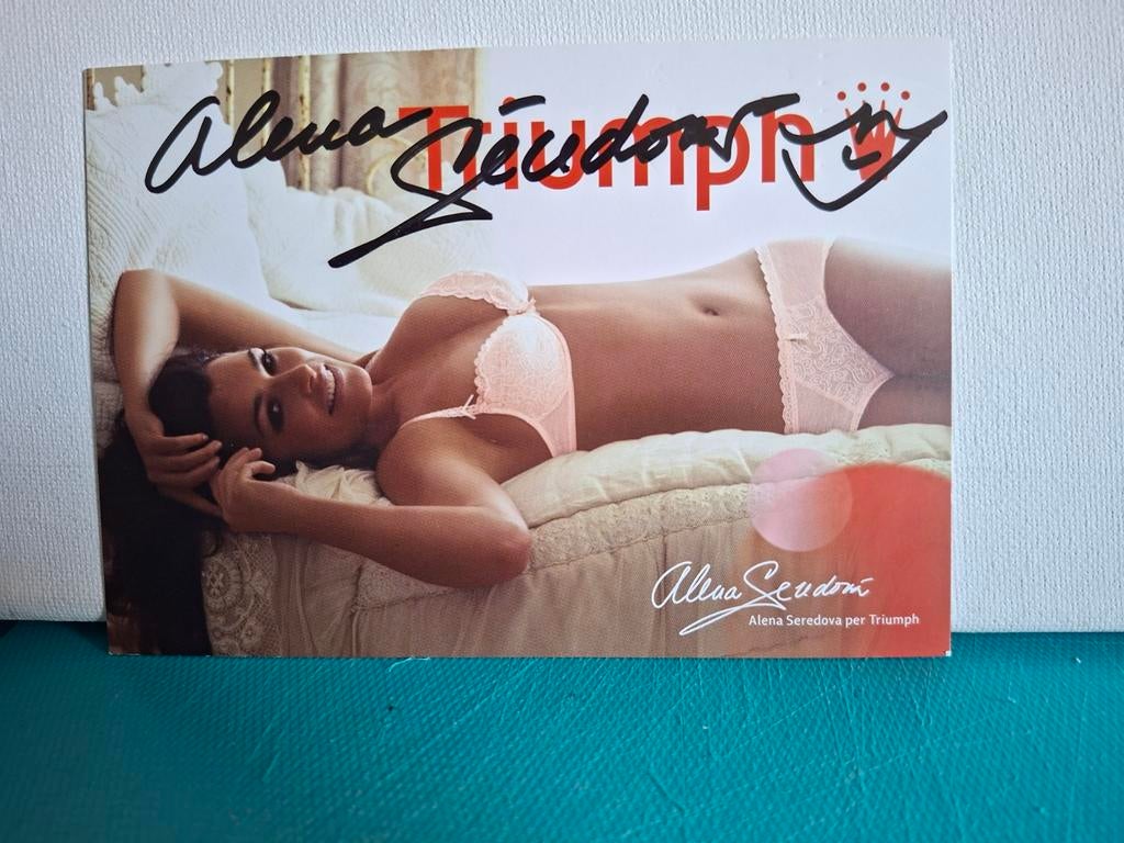 ALANA SERADOVA MODEL TV PERSONALITY, Verzenden, Nieuw, Foto of Kaart, Gesigneerd