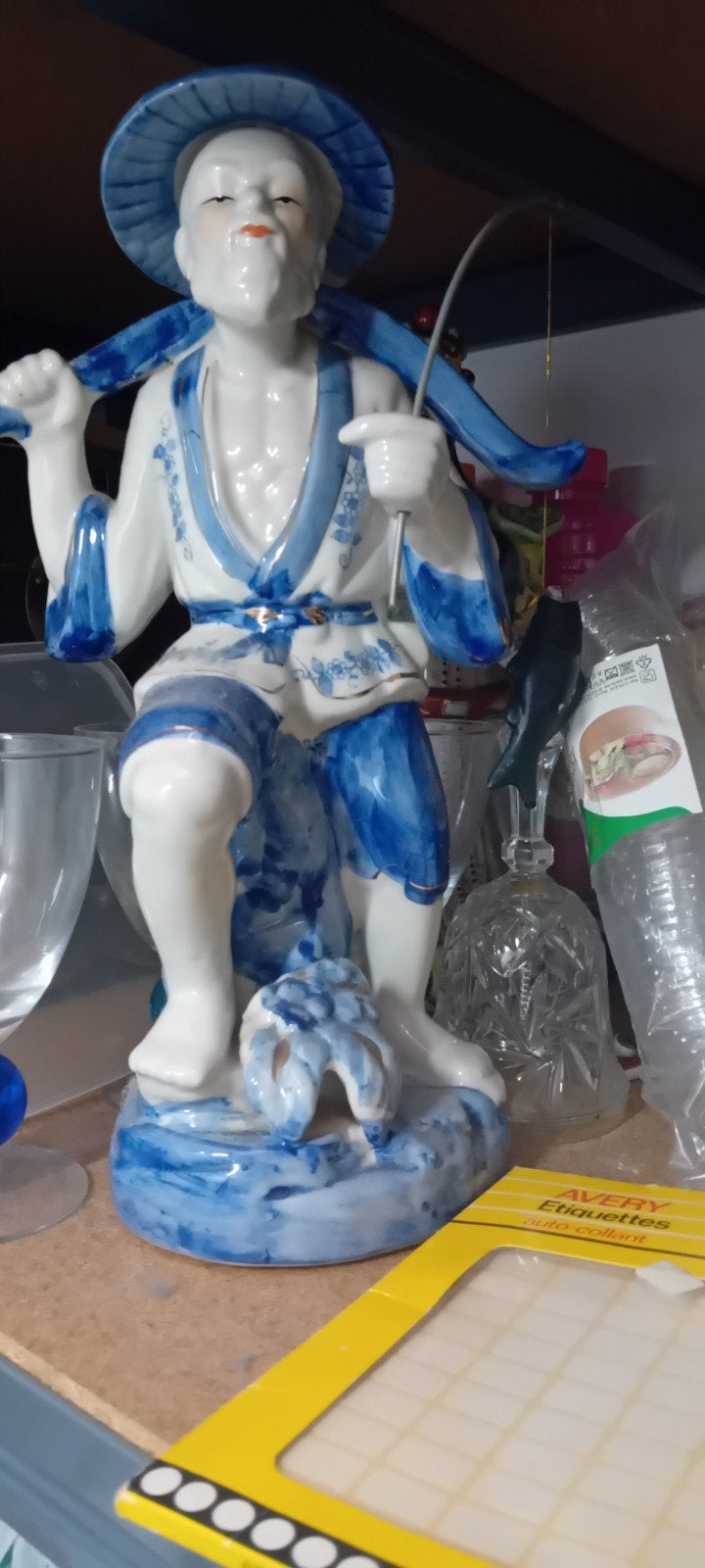 Vintage Porseleinen Visser Beeldje - Blauw/Wit, Ophalen of Verzenden