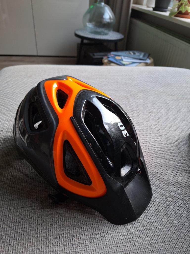 Btwin 300  (kinder)helm 53-57 cm verstelbaar, Ophalen, Zo goed als nieuw, Overige maten