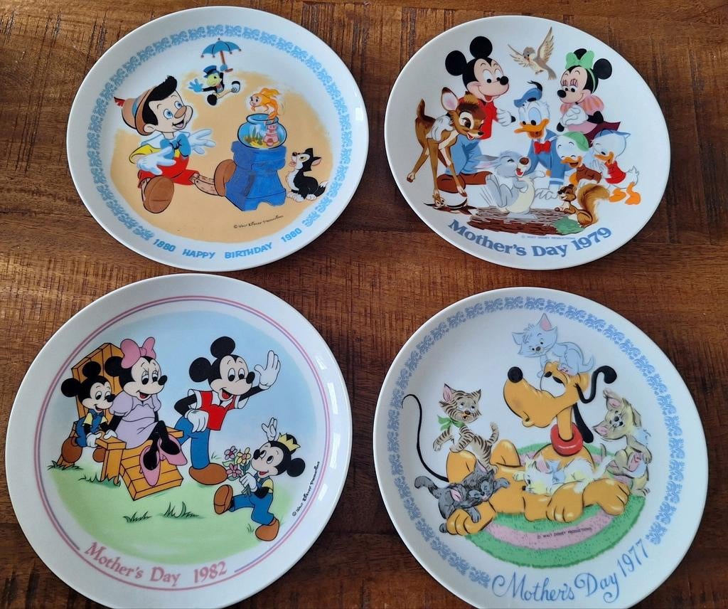 4x Vintage Disney bordjes Schmid limited Editions, Verzamelen, Disney, Ophalen of Verzenden, Overige figuren, Nieuw, Servies