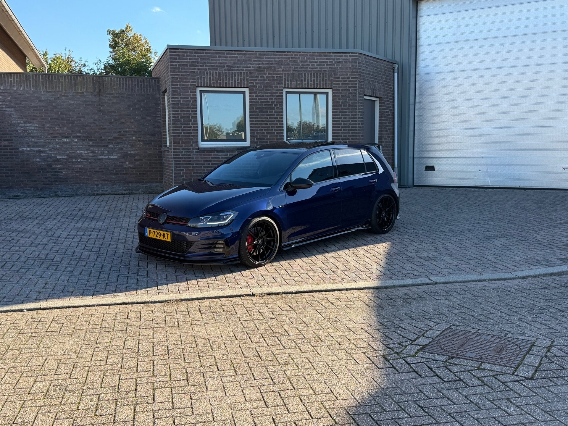 Volkswagen Golf 2.0 TSI GTI Performance 7.5 | Pano | Leder |, Dealer onderhouden, 4 cilinders, Blauw, Leder