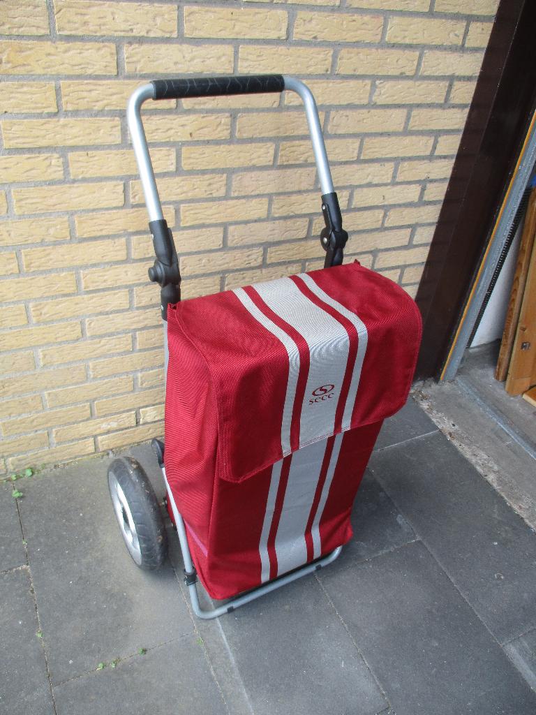 Stevige Secc boodschappen trolley rood, Ophalen, Zo goed als nieuw, Rood, 30 cm of meer