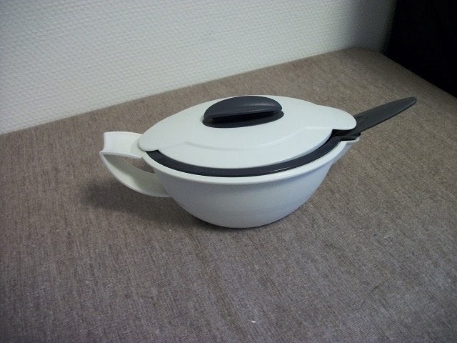 Tupperware Iso Sauskom met Lepel ( dubbelwandig ), Ophalen of Verzenden, Gebruikt, Bak of Kom