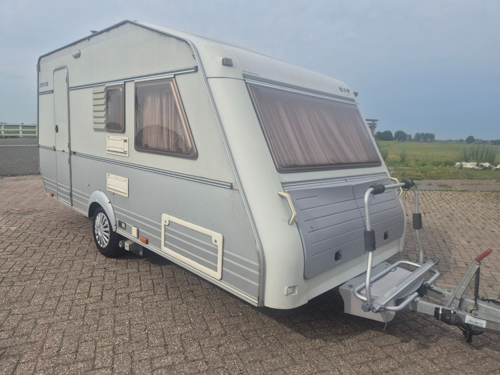 Kip 44 TTR GreylineVoortent,Automatische mover,Fietsendrager, Vast bed, Kip, Bedrijf, Treinzit