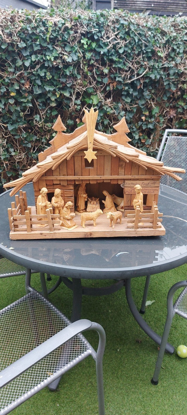 Mooie Oostenrijkse kerststal, Ophalen
