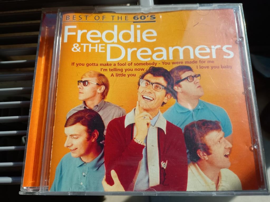 CD Freddie & The Dreamers - Best of the 60's (Z.G.A.N.), Ophalen of Verzenden, 1960 - 1969, Zo goed als nieuw