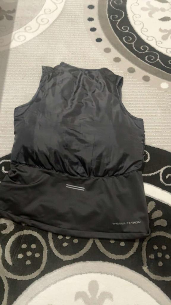Nike Therma-FIT ADV Zwart Sportvest Maat M, Kleding | Dames, Bodywarmers, Ophalen of Verzenden, Zo goed als nieuw, Maat 38/40 (M)