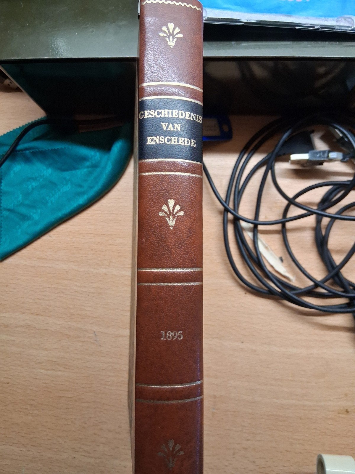 Oud boek: Geschiedenis van Enschede uit 1895, Ophalen of Verzenden, 19e eeuw, Gelezen