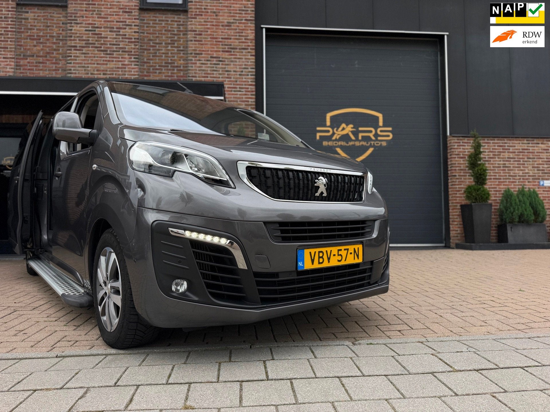 Peugeot Expert 2.0 BlueHDI Automaat 177PK 180 Extra Long Asp, Auto's, Dealer onderhouden, Stof, Gebruikt, Origineel Nederlands
