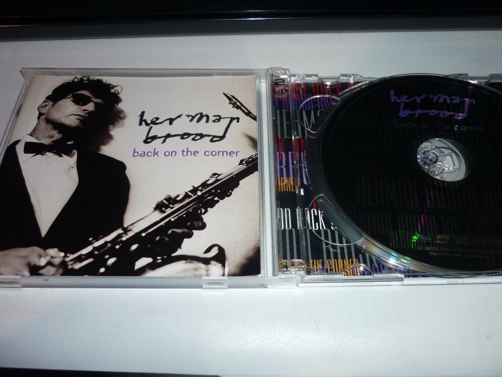 Herman Brood - Back on the Corner CD (1999), Inclusief boekje, Ophalen of Verzenden, Zo goed als nieuw, Rock-'n-roll
