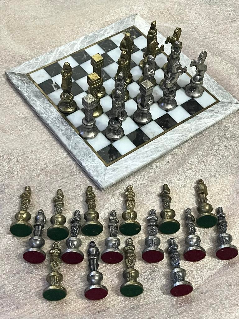Vintage Uniek Marmeren Bord  Metaal Schaakspel - Reisformaat, Hobby en Vrije tijd, Gezelschapsspellen | Bordspellen, Een of twee spelers