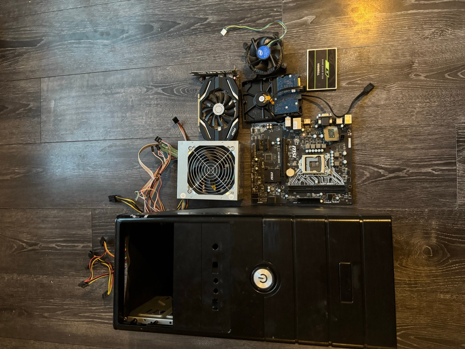 PC onderdelen: Moederbord, GPU, SSD, HDD, Voeding, Behuizing, Ophalen, Gebruikt