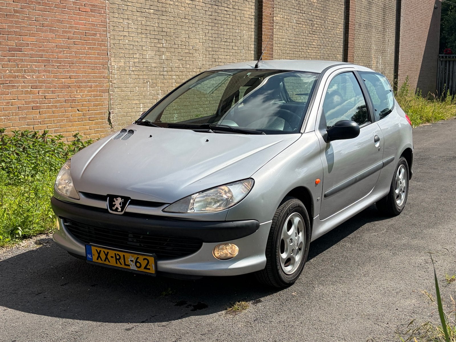 Peugeot 206 1.6 met NIEUWE APK!, Auto's, Voorwielaandrijving, Stof, 40 €/maand, 4 cilinders